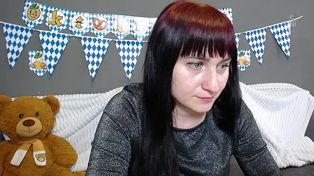 NinaFlawlees online show from 09-28-25, 12:10