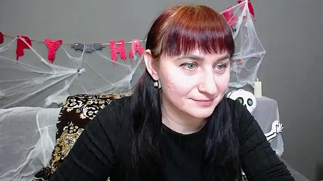 NinaFlawlees online show from 10-22-25, 12:16