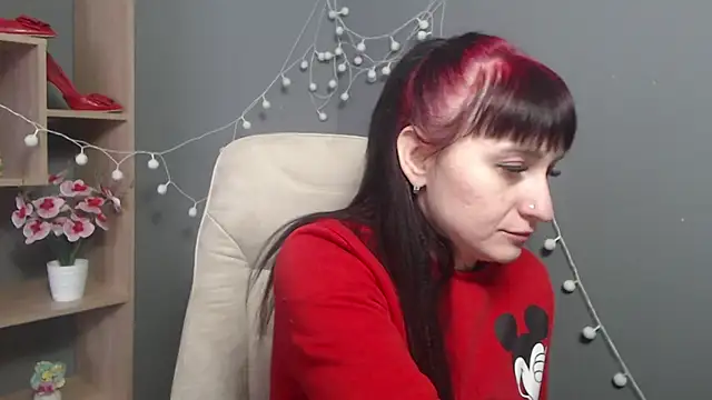 NinaFlawlees online show from 02-11-26, 07:13