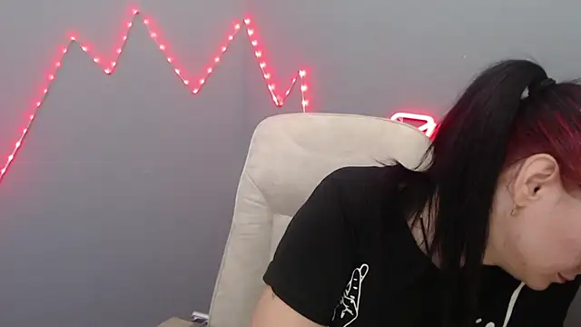 NinaFlawlees online show from 03-13-26, 06:42