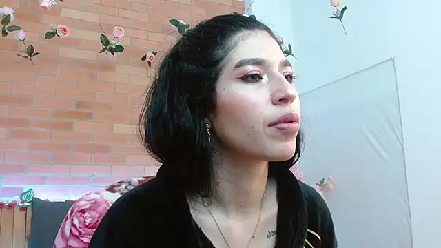 adriscute online show from 06-21-26, 02:36