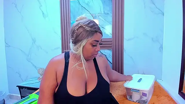 Snapshot of HannyMansonh chatting on 02-20-25, 03:23 HannyMansonh online show from 02-20-25, 03:23