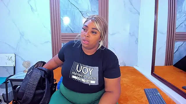 Snapshot of HannyMansonh chatting on 02-22-25, 03:12 HannyMansonh online show from 02-22-25, 03:12