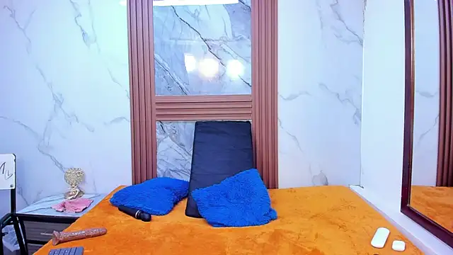 Snapshot of HannyMansonh chatting on 02-25-25, 06:47 HannyMansonh online show from 02-25-25, 06:47