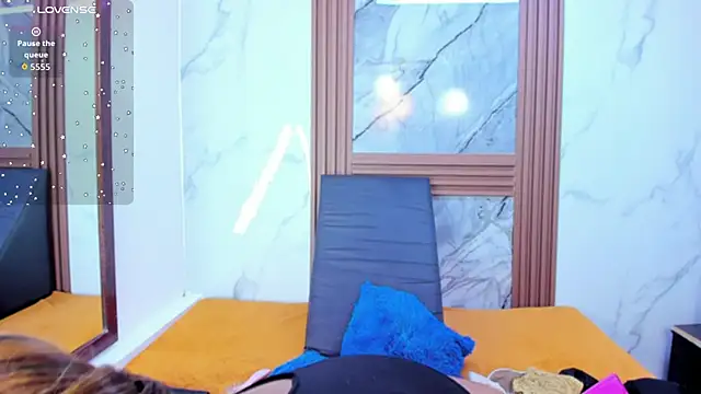 Snapshot of HannyMansonh chatting on 10-28-25, 03:32 HannyMansonh online show from 10-28-25, 03:32