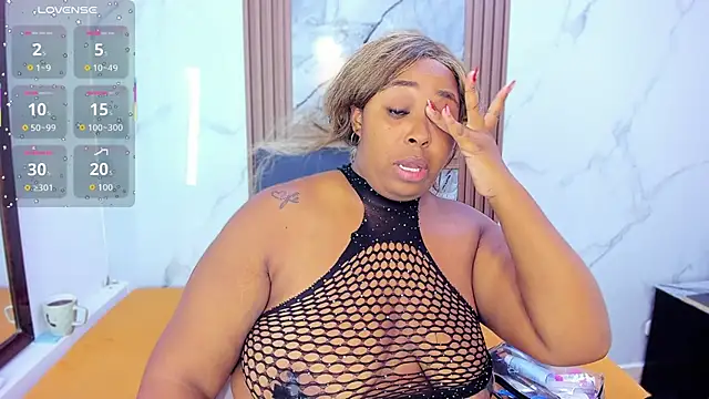 Snapshot of HannyMansonh chatting on 12-04-25, 03:27 HannyMansonh online show from 12-04-25, 03:27