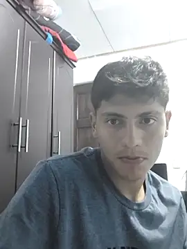 Snapshot of 11mairr chatting on 03-15-26, 11:33 11mairr online show from 03-15-26, 11:33