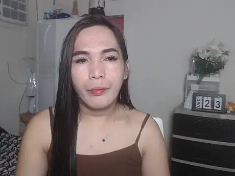 Msyensmith online show from 12-23-25, 05:49