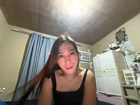 Snapshot of Msyensmith chatting on 06-12-26, 10:03 Msyensmith online show from 06-12-26, 10:03