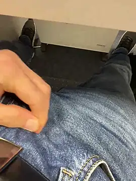 Snapshot of KielerMen chatting on 03-09-26, 02:04 KielerMen online show from 03-09-26, 02:04