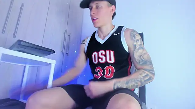 Snapshot of enzo_bvlgari chatting on 03-03-25, 10:42 enzo bvlgari online show from 03-03-25, 10:42