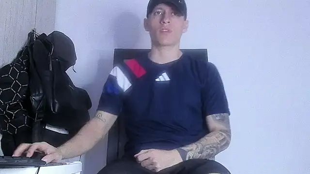 Snapshot of enzo_bvlgari chatting on 01-10-26, 01:40 enzo bvlgari online show from 01-10-26, 01:40