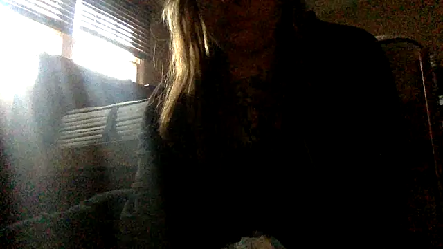 Snapshot of alexabunni chatting on 12-05-25, 05:09 alexabunni online show from 12-05-25, 05:09