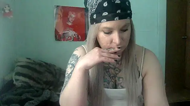 Snapshot of alexabunni chatting on 02-28-26, 04:41 alexabunni online show from 02-28-26, 04:41