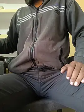 Snapshot of Im_Aryan chatting on 12-20-25, 02:18 Im Aryan online show from 12-20-25, 02:18