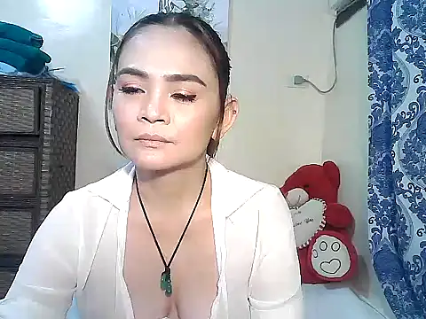 Kisses-13 online show from 11-15-25, 01:51