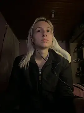 Snapshot of bunnydark00 chatting on 09-12-25, 11:48 bunnydark00 online show from 09-12-25, 11:48