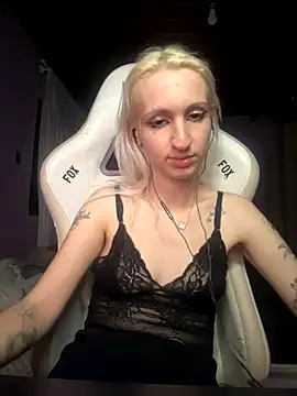 Snapshot of bunnydark00 chatting on 10-26-25, 02:50 bunnydark00 online show from 10-26-25, 02:50