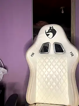 Snapshot of bunnydark00 chatting on 10-28-25, 09:28 bunnydark00 online show from 10-28-25, 09:28