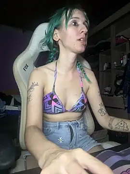 Snapshot of bunnydark00 chatting on 03-16-26, 02:06 bunnydark00 online show from 03-16-26, 02:06