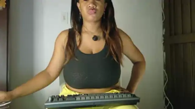 Snapshot of ashanty_1012 chatting on 02-16-26, 12:07 ashanty 1012 online show from 02-16-26, 12:07