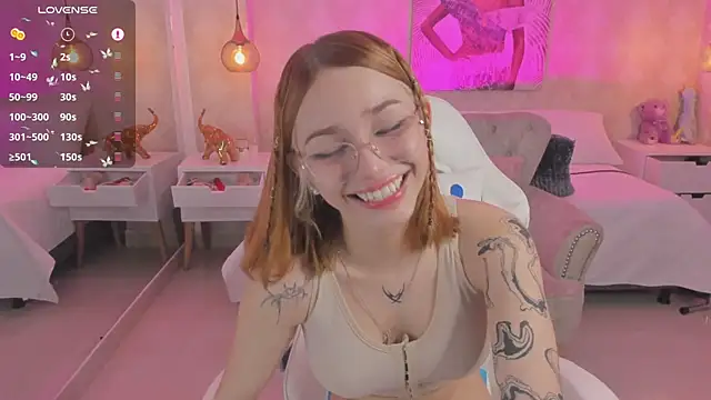 Snapshot of LITTLE-VIVI chatting on 03-05-25, 10:11 LITTLE-VIVI online show from 03-05-25, 10:11