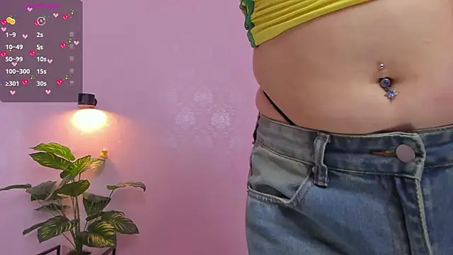 Snapshot of LITTLE-VIVI chatting on 03-03-26, 04:40 LITTLE-VIVI online show from 03-03-26, 04:40