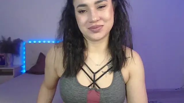 Snapshot of RoxannePure chatting on 02-17-26, 03:47 RoxannePure online show from 02-17-26, 03:47