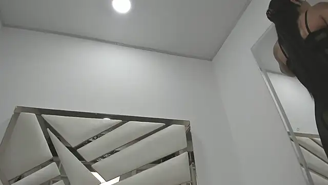 Snapshot of Naughty__Mom chatting on 03-07-25, 09:18 Naughty Mom online show from 03-07-25, 09:18