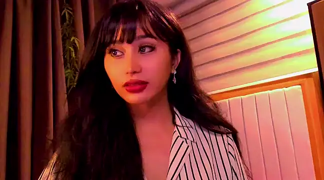 YOURCRISTINAS online show from 01-20-25, 04:23