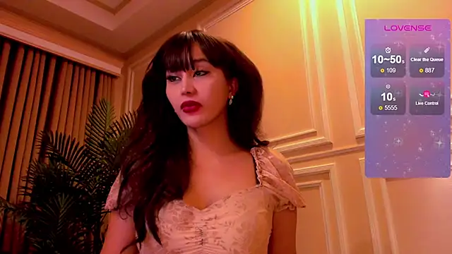 YOURCRISTINAS online show from 11-19-25, 01:44