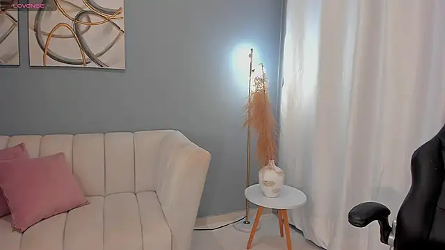 Snapshot of BrookeMiller chatting on 03-18-25, 11:30 BrookeMiller online show from 03-18-25, 11:30