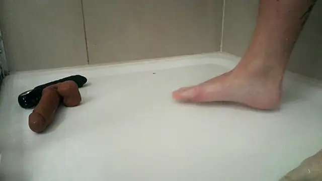 Snapshot of angelus112 chatting on 12-22-25, 09:56 angelus112 online show from 12-22-25, 09:56