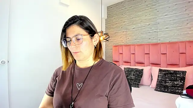 SarahDeyvis online show from 09-29-25, 07:40