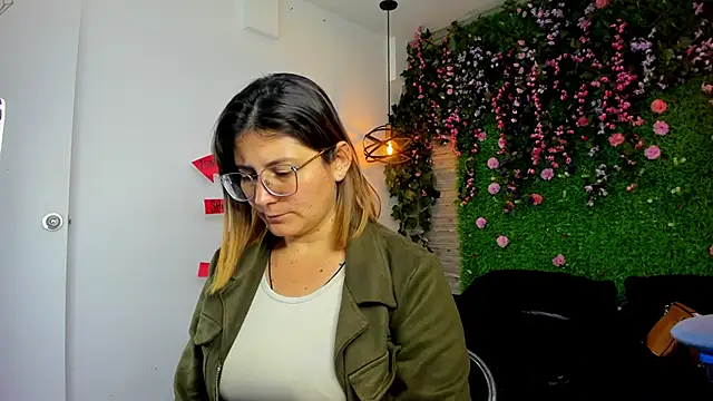 SarahDeyvis online show from 11-03-25, 03:57