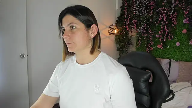 SarahDeyvis online show from 02-18-26, 03:41