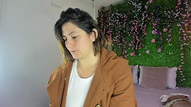 SarahDeyvis online show from 02-23-26, 02:03