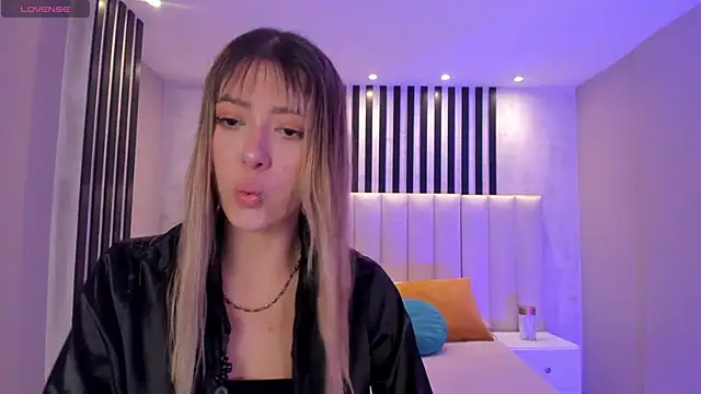 EveBensonX online show from 02-17-25, 12:16