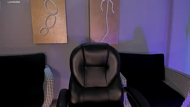 EveBensonX online show from 09-30-25, 12:21