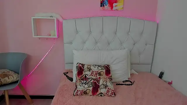 Snapshot of 18candys chatting on 02-06-26, 09:40 18candys online show from 02-06-26, 09:40