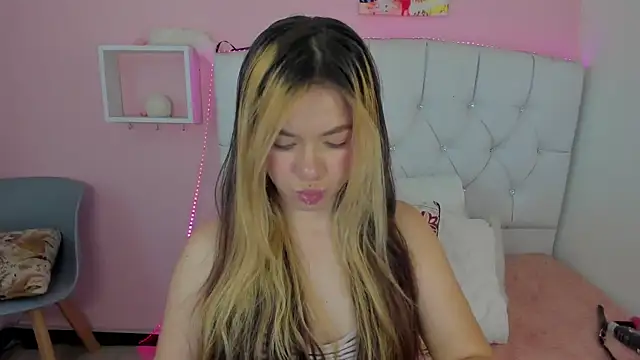 18candys online show from 04-28-26, 12:32