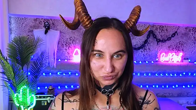 Cool Freak  online show from 09-19-25, 10:27