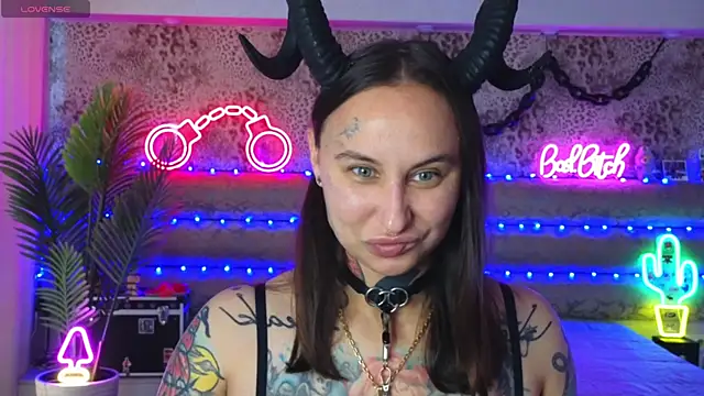 Cool Freak  online show from 06-26-26, 10:19