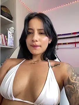 Snapshot of Ale_Lewis chatting on 02-23-25, 05:18 Ale Lewis online show from 02-23-25, 05:18