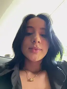 Snapshot of Ale_Lewis chatting on 03-03-25, 09:05 Ale Lewis online show from 03-03-25, 09:05