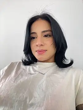 Snapshot of Ale_Lewis chatting on 09-10-25, 09:04 Ale Lewis online show from 09-10-25, 09:04