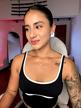 Snapshot of Ale_Lewis chatting on 10-07-25, 10:29 Ale Lewis online show from 10-07-25, 10:29