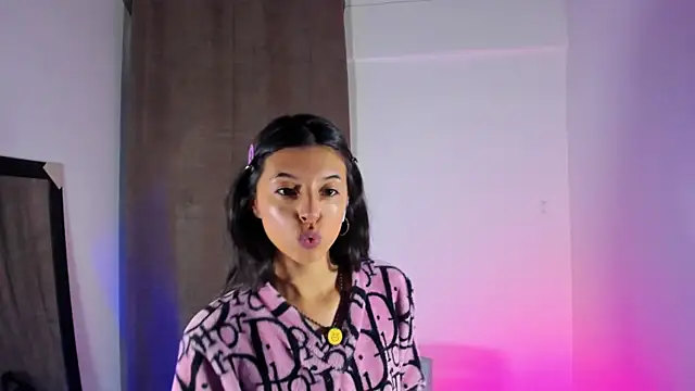 Snapshot of NanaRott chatting on 11-05-25, 11:16 NanaRott online show from 11-05-25, 11:16