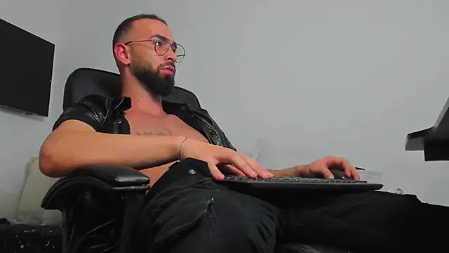 MichaelMasterss online show from 12-21-24, 11:56