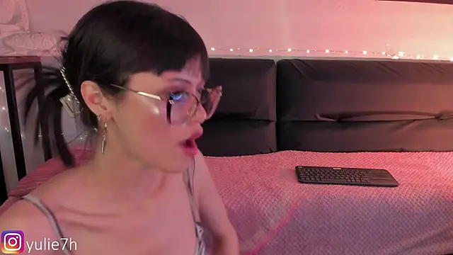 Snapshot of _Jessy_Moon_ chatting on 02-23-25, 09:16 Jessy Moon online show from 02-23-25, 09:16